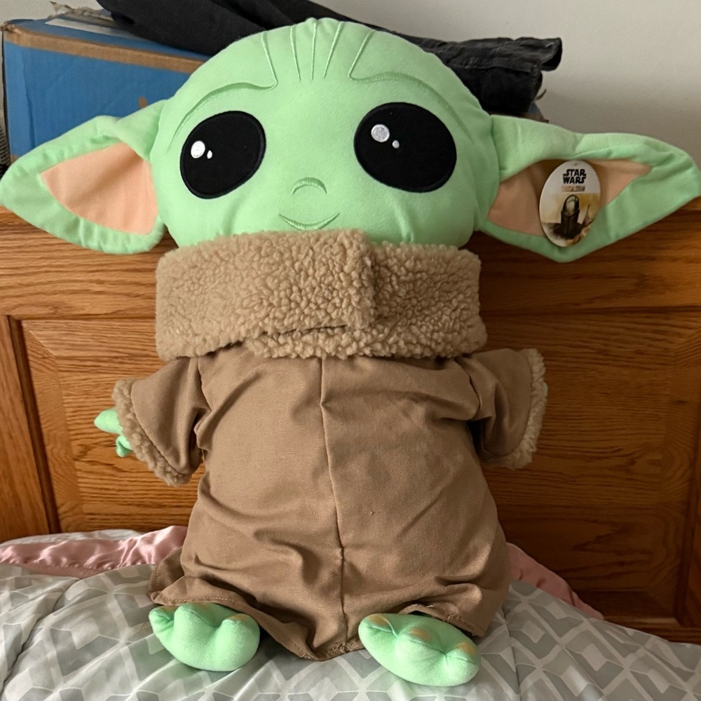 New 20" Star Wars stuffed baby yoda
